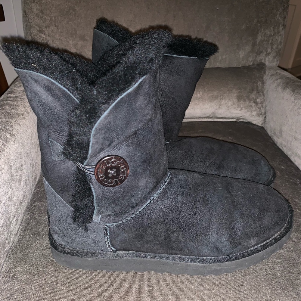 short UGG button boots!